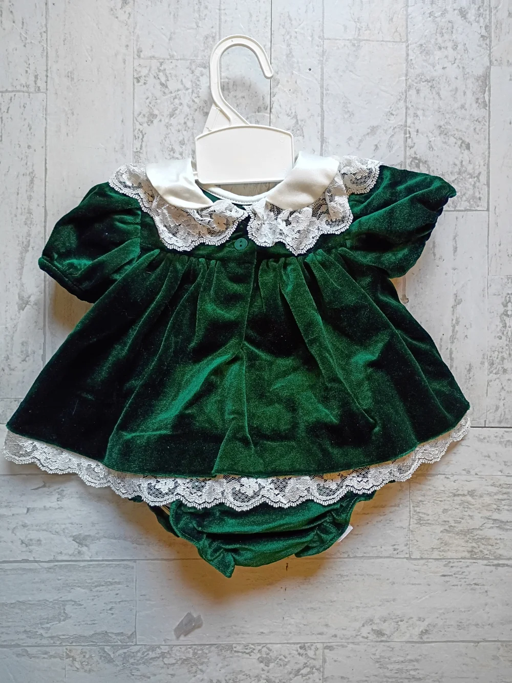 Vintage baby girls outfit 3 months green velour & lace